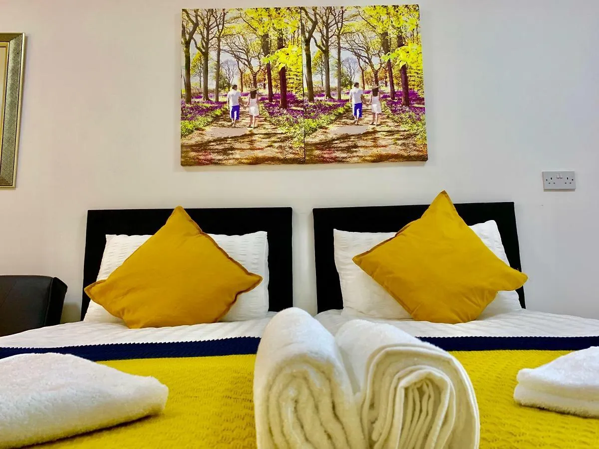 Apartamento London Studio Apartments, Private Bathrooms And Parking Ilford