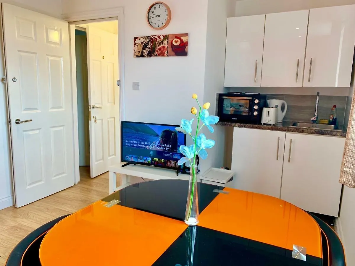 London Studio Apartments, Private Bathrooms And Parking Ilford