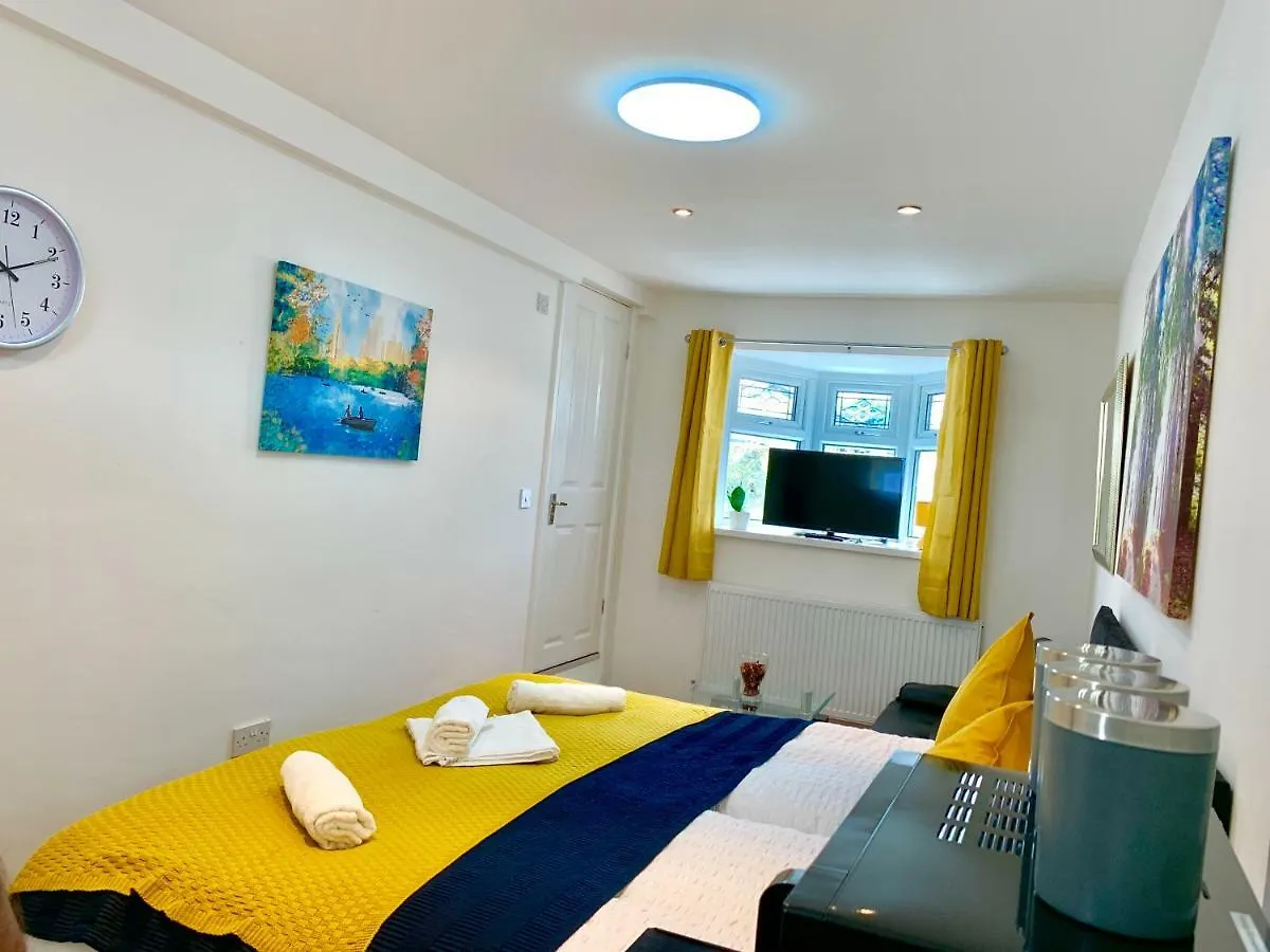 London Studio Apartments, Private Bathrooms And Parking Ilford Appartement